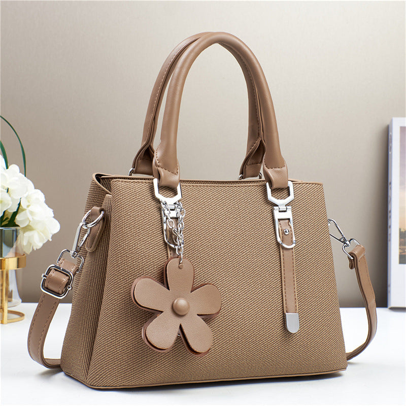 Personalized Western Style Large Capacity Exquisite Accessories Shoulder Messenger Bag